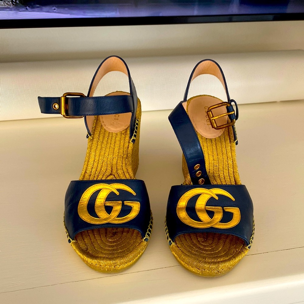 Authentic GUCCI GOLD wedge espadrille . Navy leather size 36